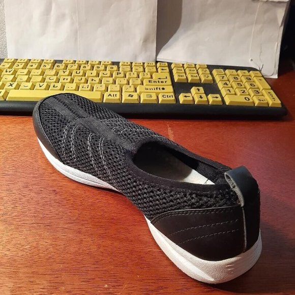 NEW ! Easy Spirit Walking Sneaker Zipper in Front Black Size 8 - Picture 2 of 5